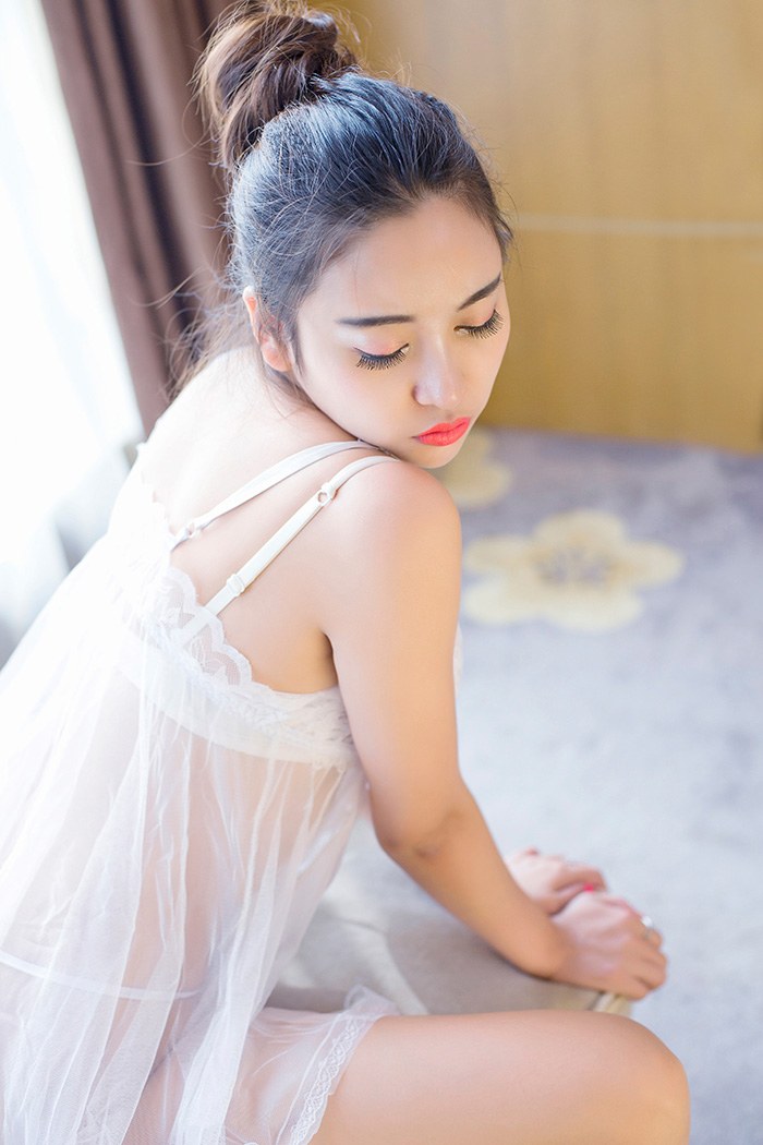 巨乳美女李梓熙蜂腰肥臀性感惹火