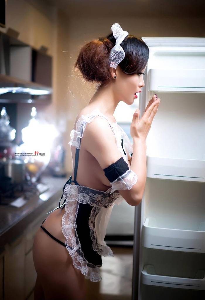性感女仆厨房高清诱人写真私房照