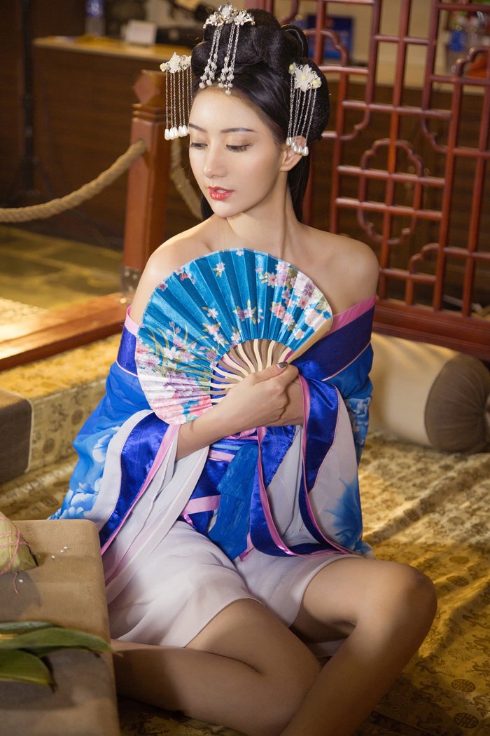 尤果女神夏日献礼妖娆妩媚美到爆图片大全