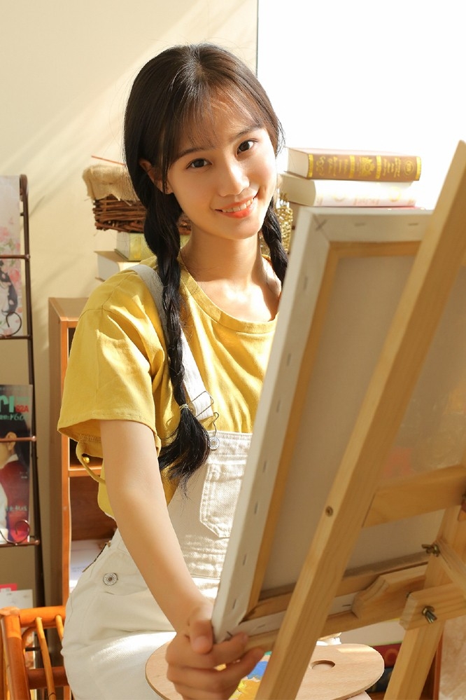 清纯妙龄少女可爱双马尾吊带短裙气质写真