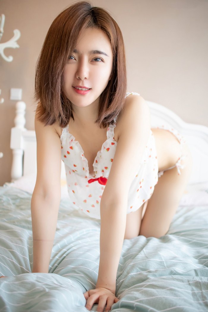 秀丽可人悠蜜一脸欲求不满惹人欲火