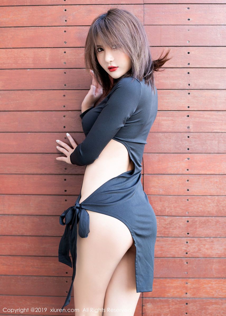 秀人网性感女神SOLO尹菲黑丝美腿内衣诱惑极致销魂写真