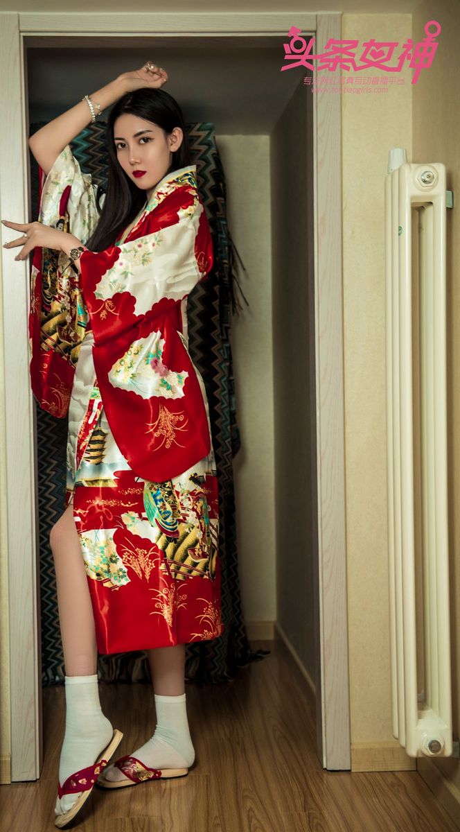 头条女神和服美女冯雪娇SIR白皙美胸修长美腿绳艺诱惑美图