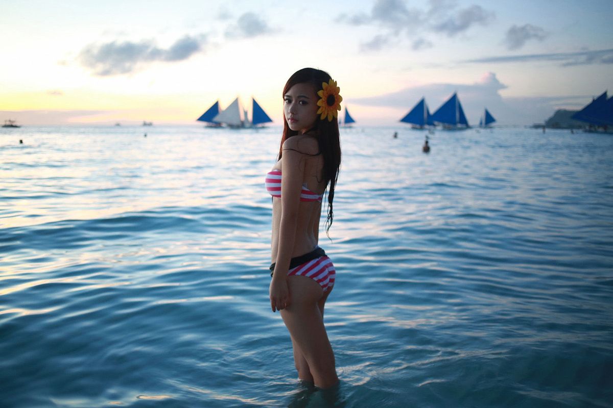 美媛馆清纯萝莉Toro羽住沙滩比基尼海南三亚大尺度旅拍