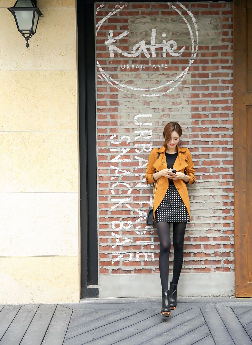 韩国性感女神孙允珠黑丝美腿超短裙小清新长发飘飘街拍