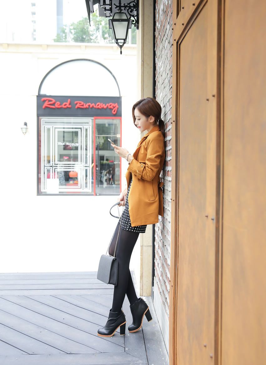 韩国性感女神孙允珠黑丝美腿超短裙小清新长发飘飘街拍