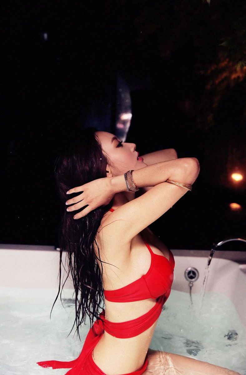 韩国气质网拍女神孙允珠泳装比基尼内衣诱惑福利写真美图