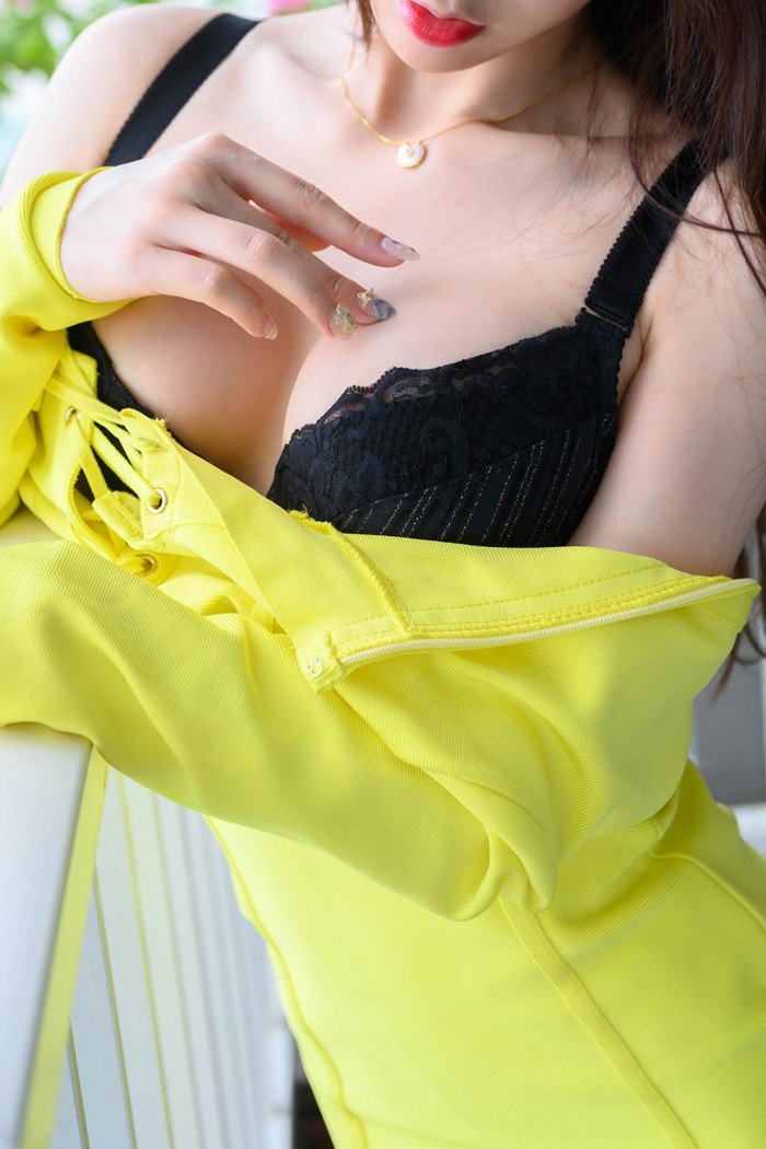 职业御姐周于希打扮热辣美艳十足