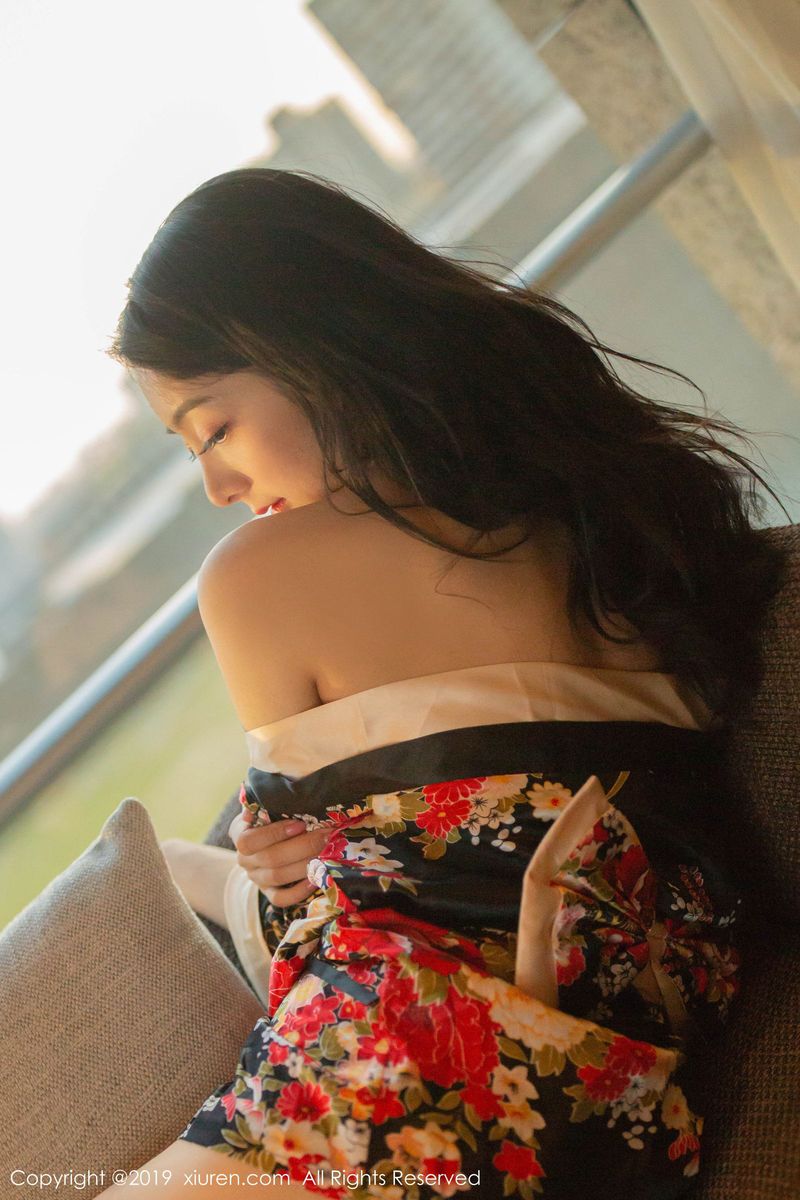 秀人网性感女神小热巴Angela异域和服绳艺捆绑修长美腿写真