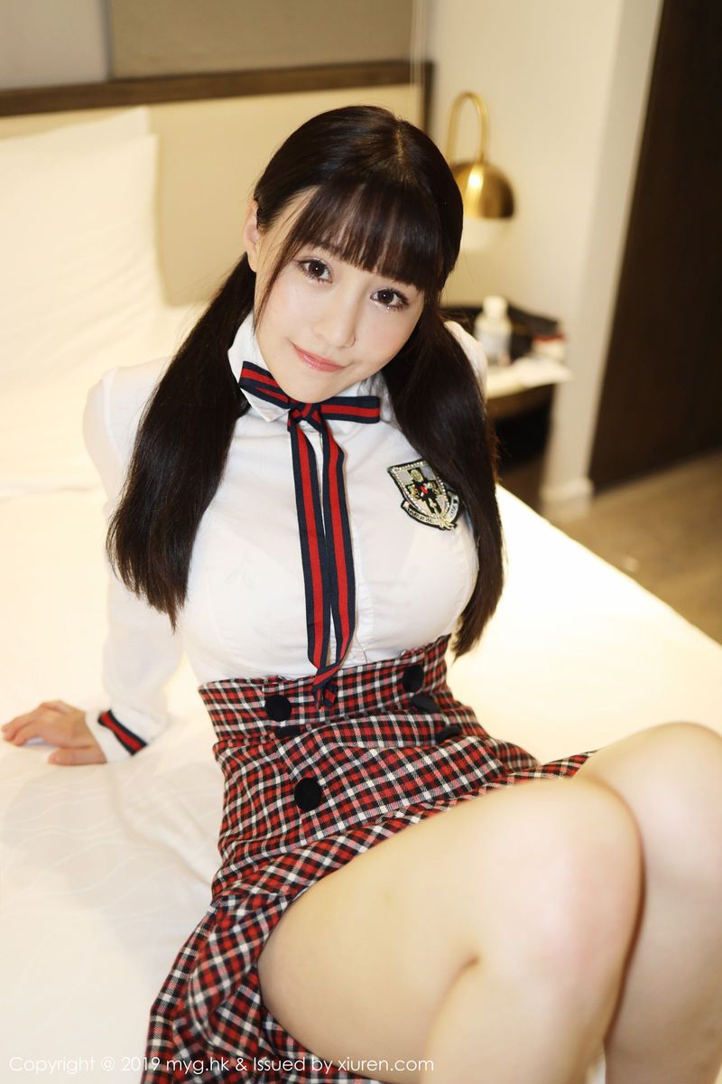 美媛馆性感美女Barbie可儿学生装制服爆乳诱惑放学剧情写真