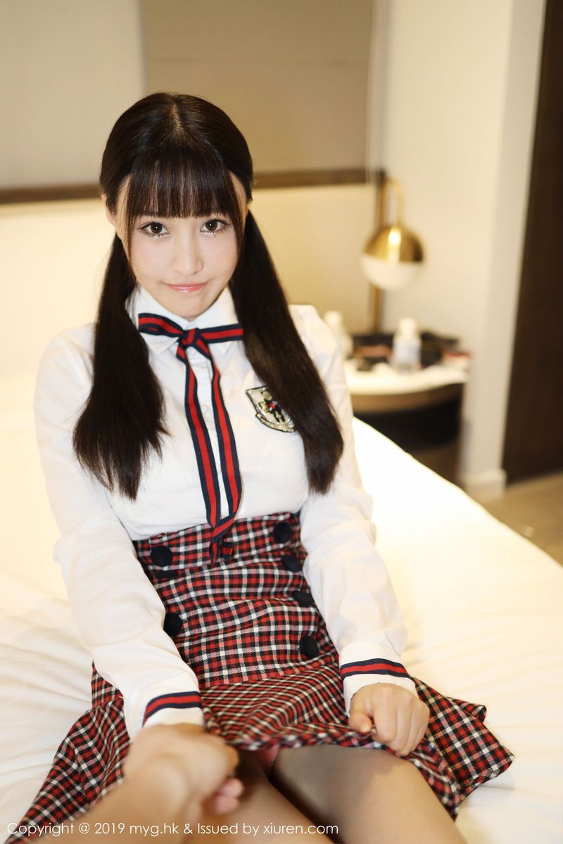 美媛馆性感美女Barbie可儿学生装制服爆乳诱惑放学剧情写真