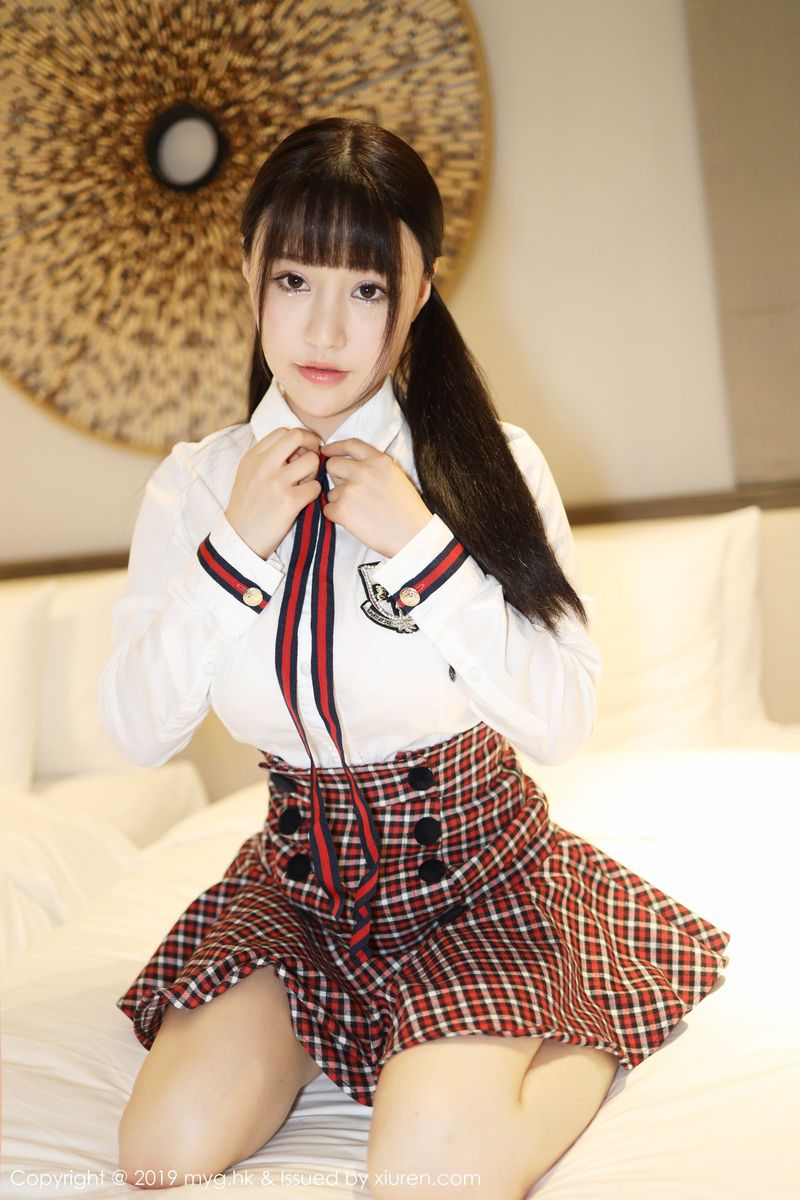 美媛馆性感美女Barbie可儿学生装制服爆乳诱惑放学剧情写真