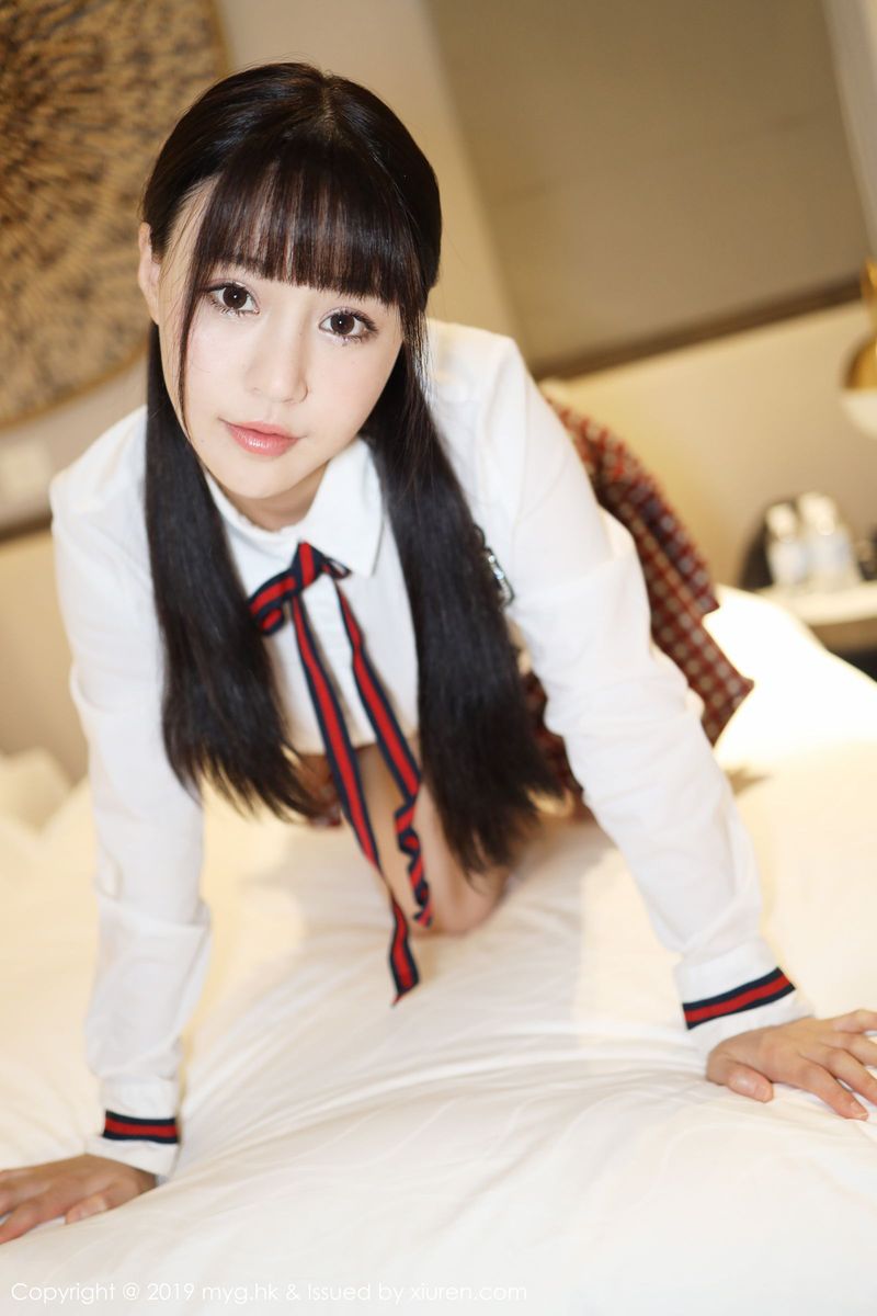 美媛馆性感美女Barbie可儿学生装制服爆乳诱惑放学剧情写真