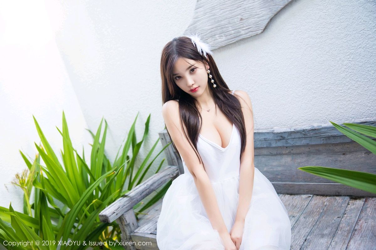 语画界性感女神杨晨晨sugar镂空内衣薄纱吊裙马尔代夫旅拍