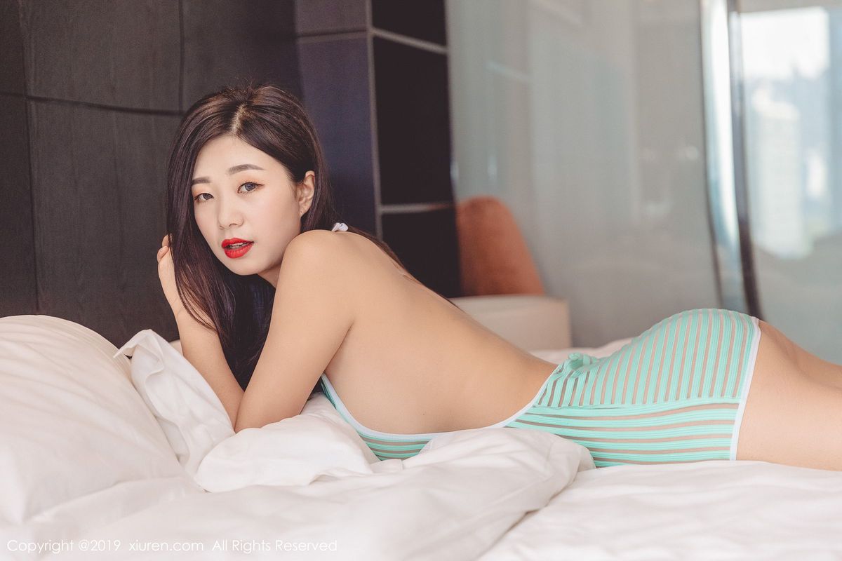 秀人网性感美女宋七七Kiki日式透视装素内衣诱惑大尺度写真