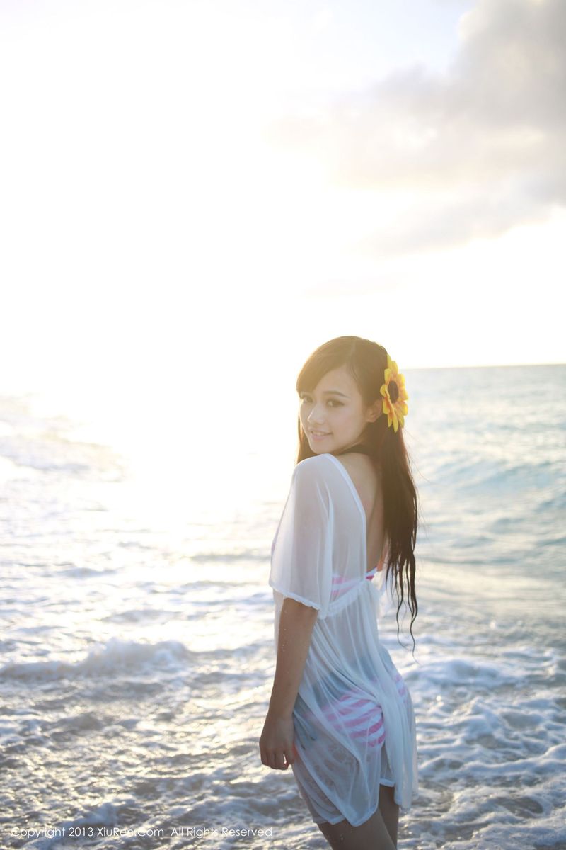 秀人网性感美女Toro羽住沙滩比基尼浴室情趣内衣诱惑美图