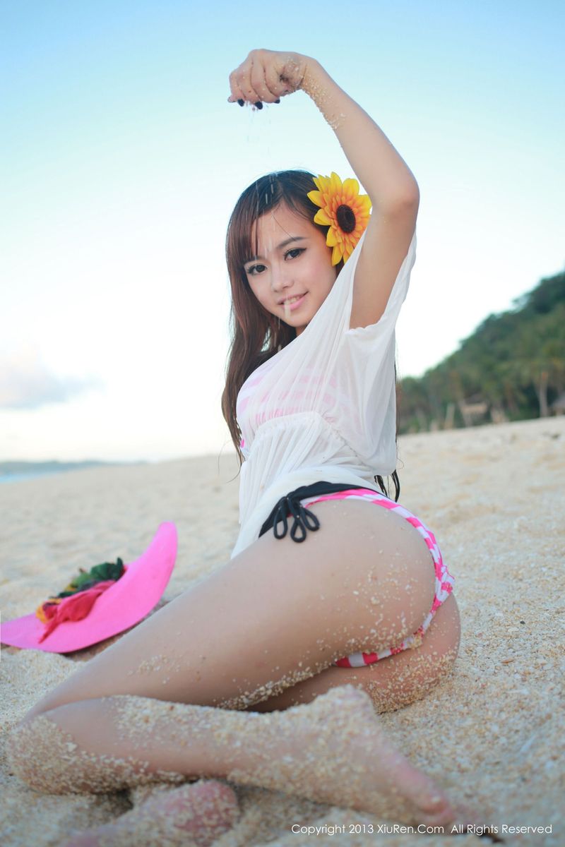 秀人网性感美女Toro羽住沙滩比基尼浴室情趣内衣诱惑美图