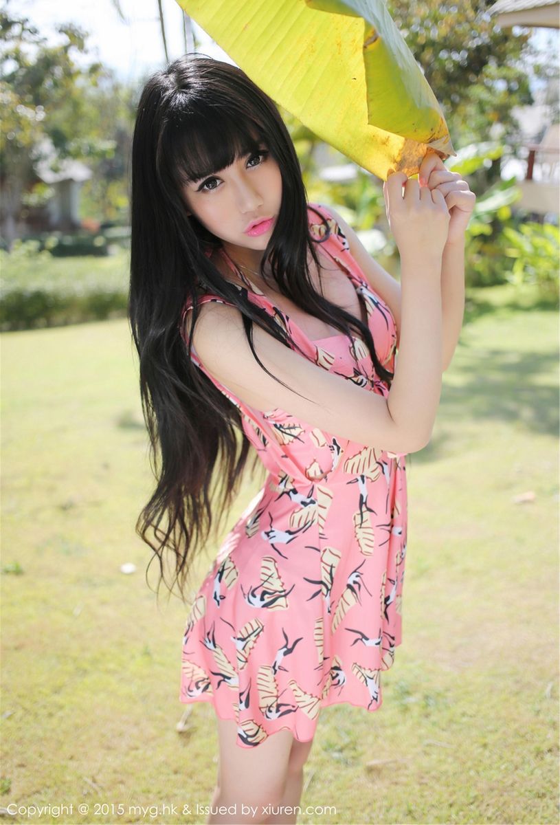 美媛馆清新美女杨晓青儿双骏马民尾针织毛衣泰国清迈旅拍