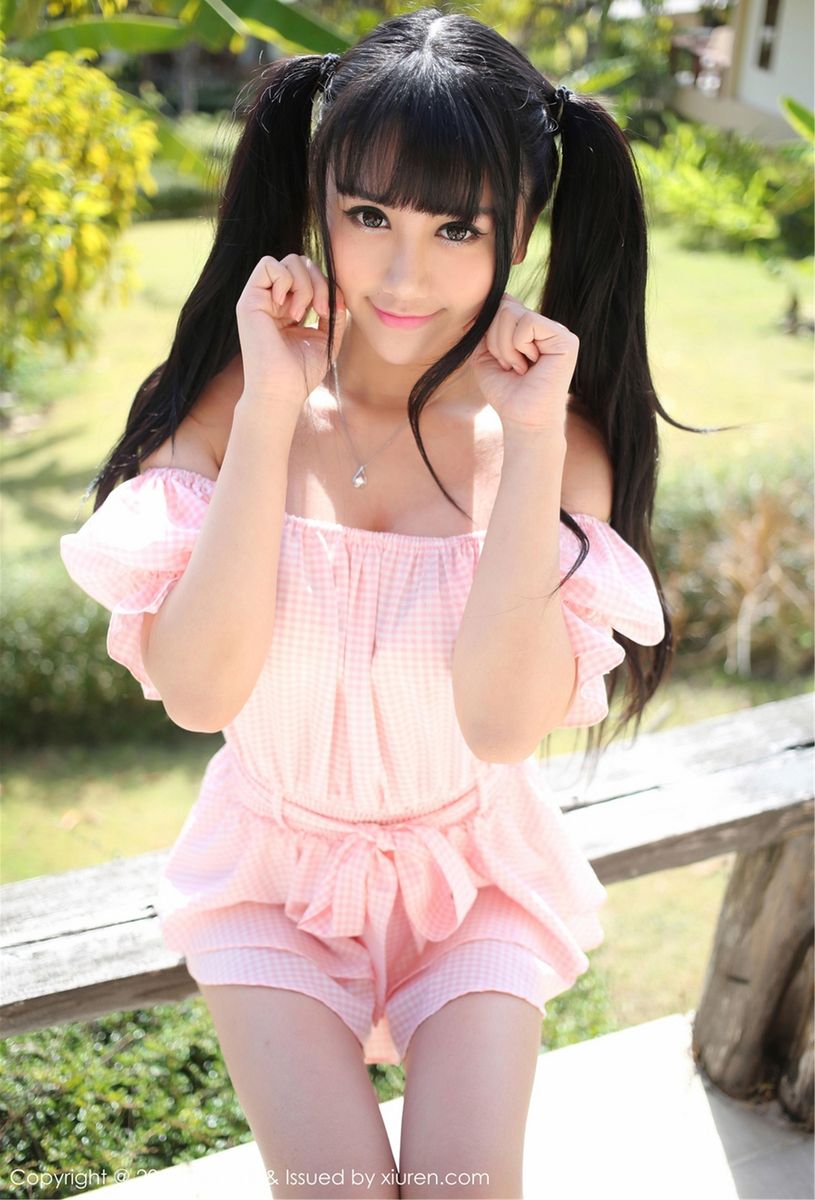 美媛馆清新美女杨晓青儿双骏马民尾针织毛衣泰国清迈旅拍