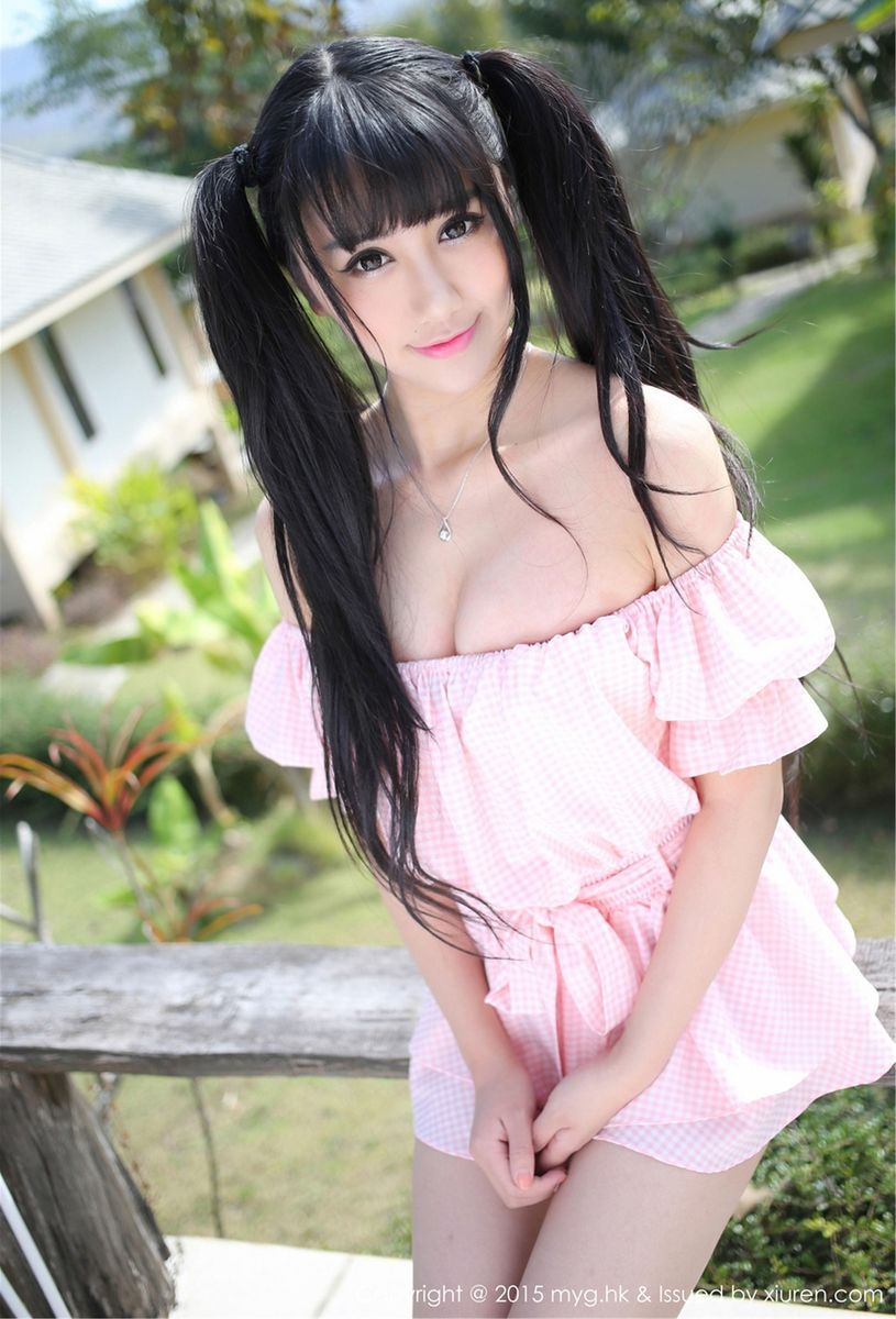 美媛馆清新美女杨晓青儿双骏马民尾针织毛衣泰国清迈旅拍