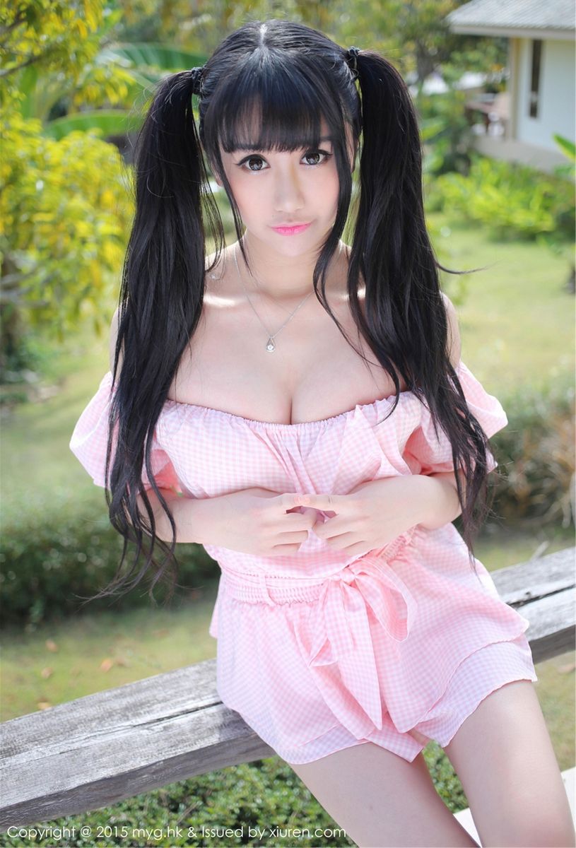 美媛馆清新美女杨晓青儿双骏马民尾针织毛衣泰国清迈旅拍