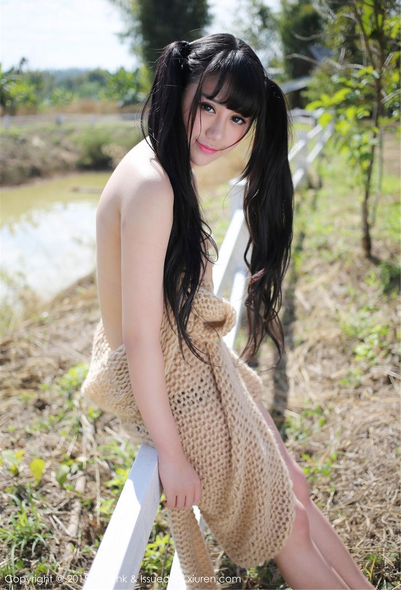 美媛馆清新美女杨晓青儿双骏马民尾针织毛衣泰国清迈旅拍