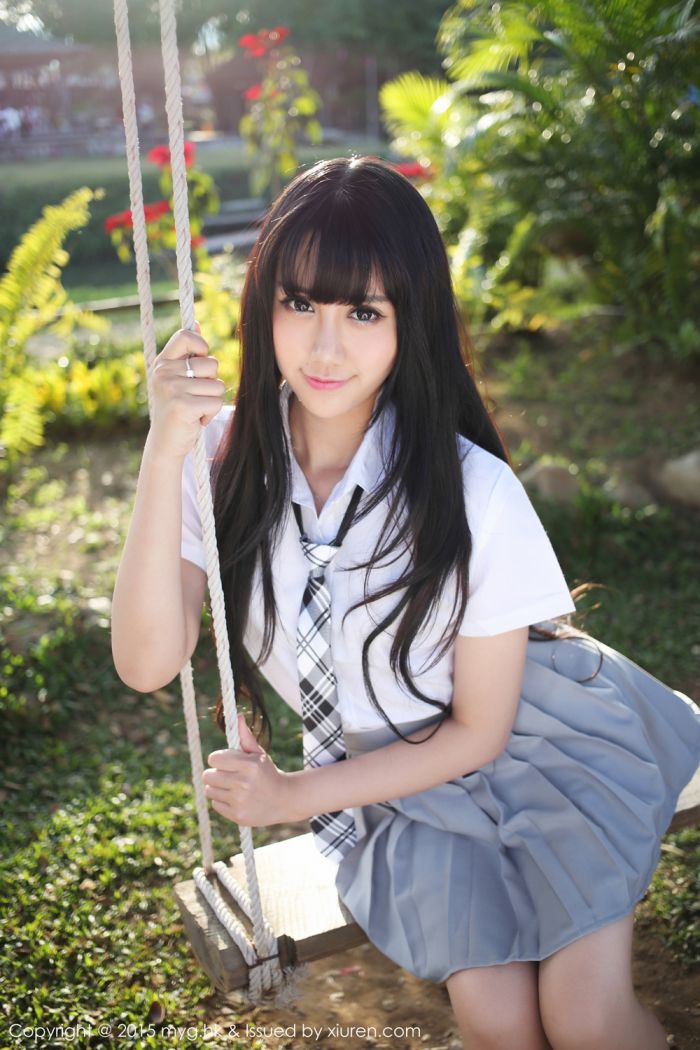 美媛馆养眼美女杨晓青儿泳池比基尼学生装制服诱惑写真