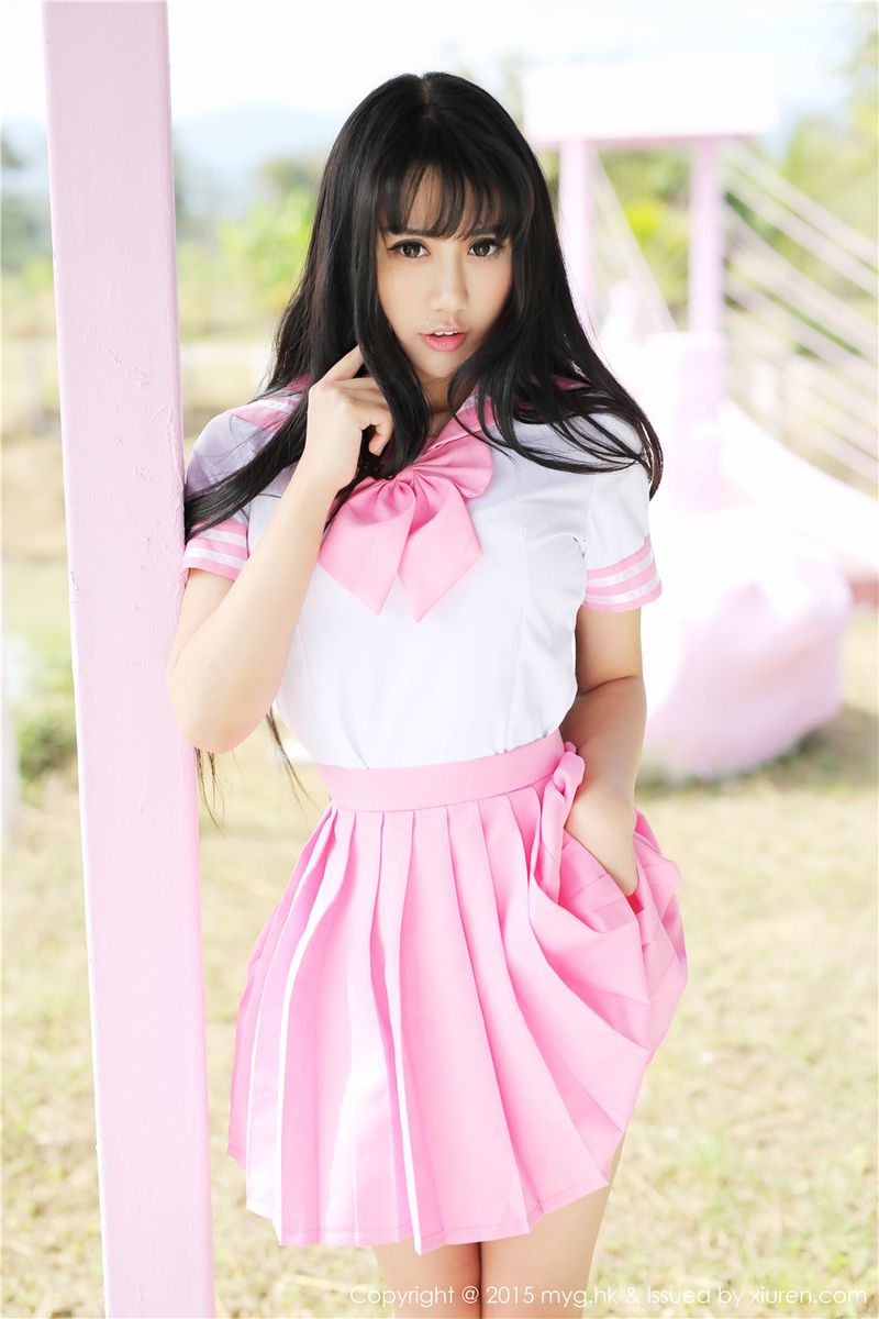 美媛馆性感美女杨晓青儿粉色学生装牛仔热裤泰国Pai县写真