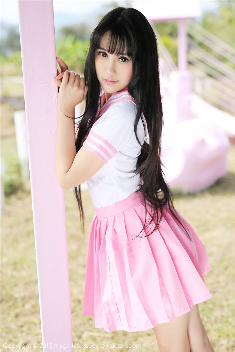 美媛馆性感美女杨晓青儿粉色学生装牛仔热裤泰国Pai县写真