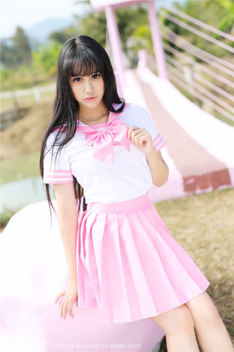 美媛馆性感美女杨晓青儿粉色学生装牛仔热裤泰国Pai县写真