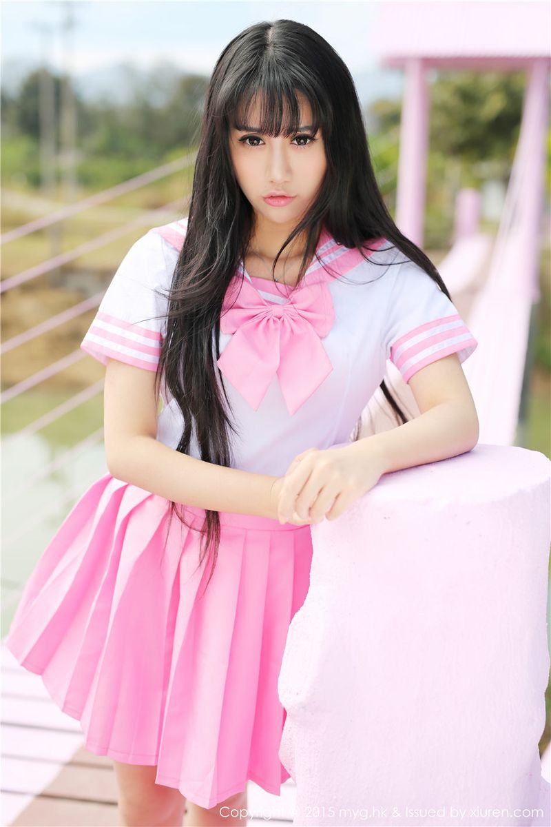 美媛馆性感美女杨晓青儿粉色学生装牛仔热裤泰国Pai县写真