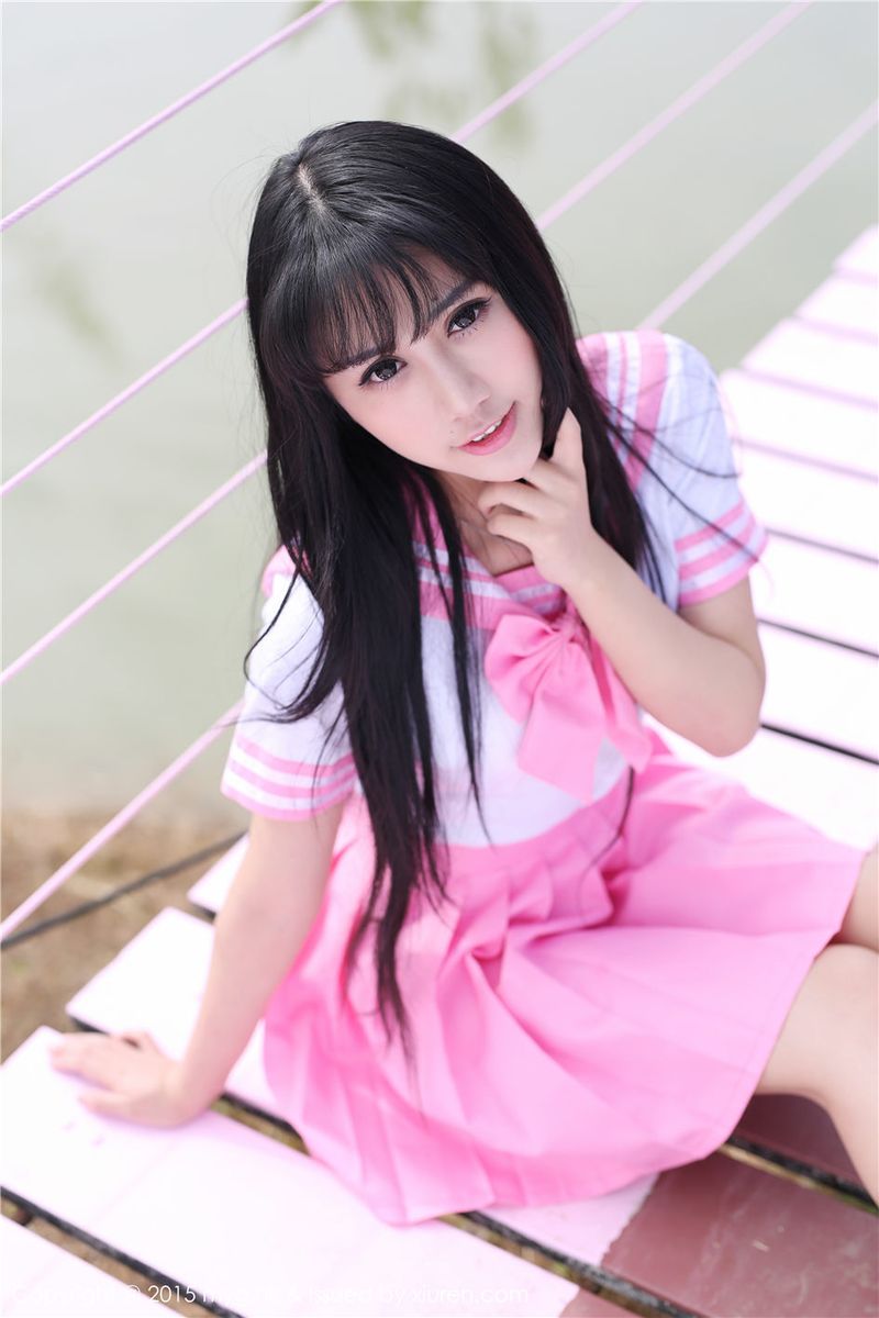 美媛馆性感美女杨晓青儿粉色学生装牛仔热裤泰国Pai县写真