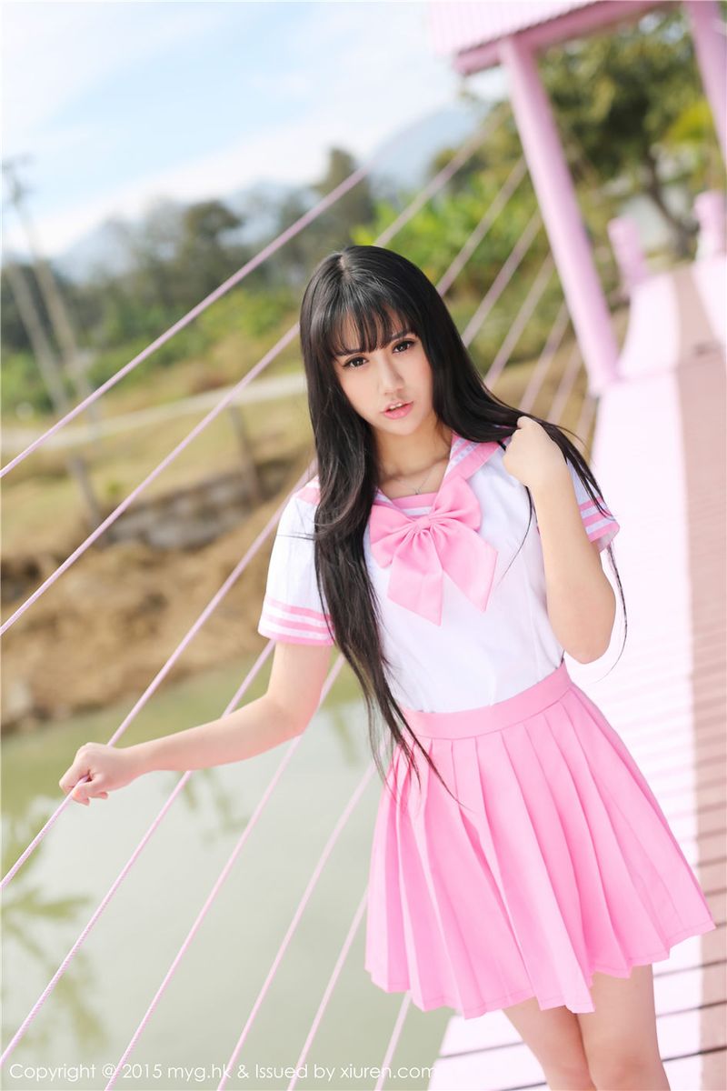 美媛馆性感美女杨晓青儿粉色学生装牛仔热裤泰国Pai县写真