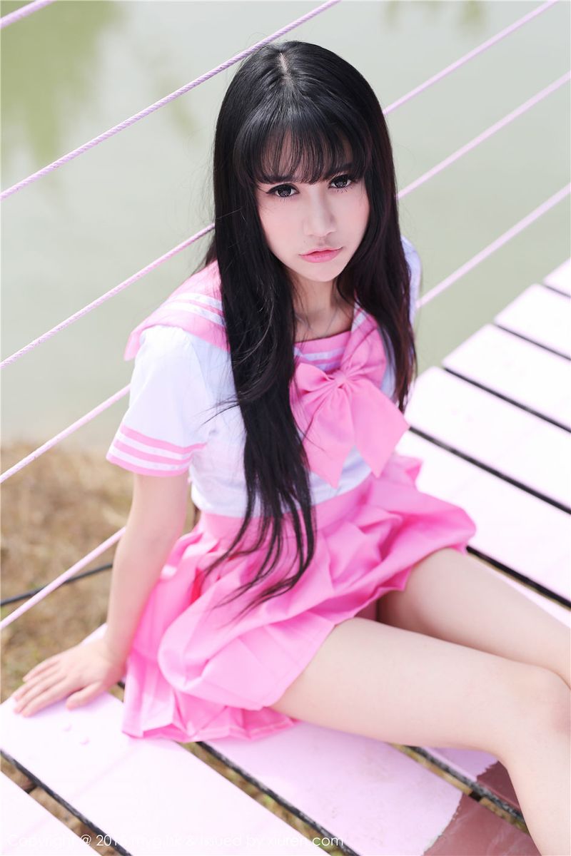 美媛馆性感美女杨晓青儿粉色学生装牛仔热裤泰国Pai县写真