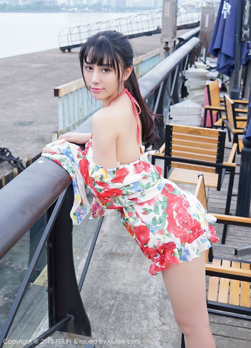 嗲囡囡性感美女杨晓青儿沙滩比基尼内衣湿身诱惑全套写真