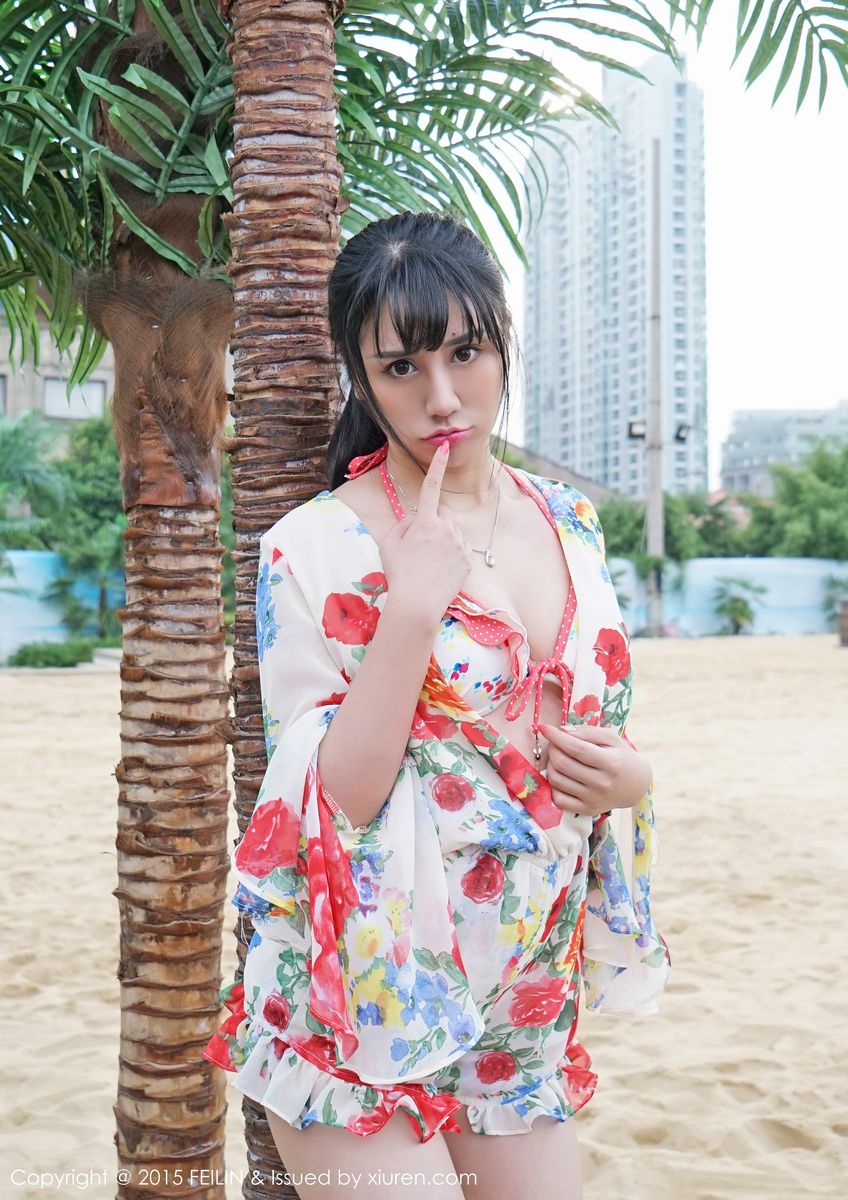 嗲囡囡性感美女杨晓青儿沙滩比基尼内衣湿身诱惑全套写真