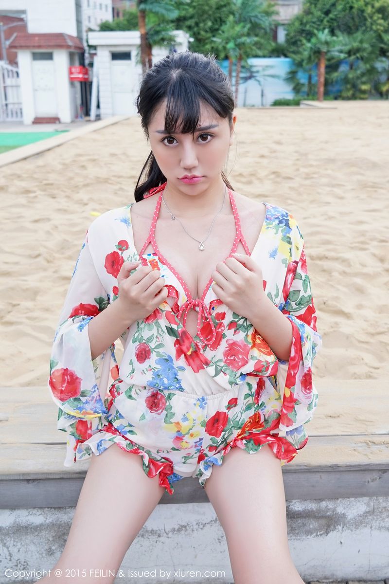 嗲囡囡性感美女杨晓青儿沙滩比基尼内衣湿身诱惑全套写真