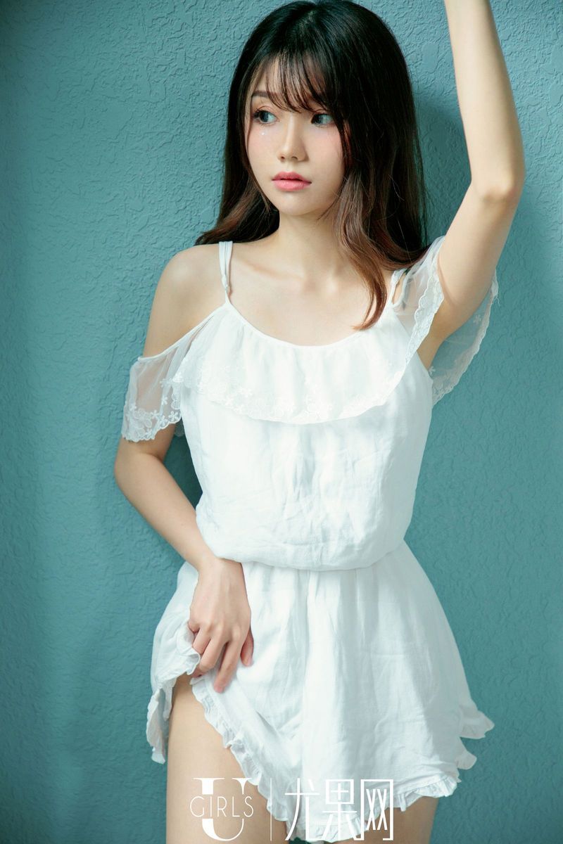 尤果网美女模特泡芙少女忧郁气质楚楚可怜娇羞性感美图