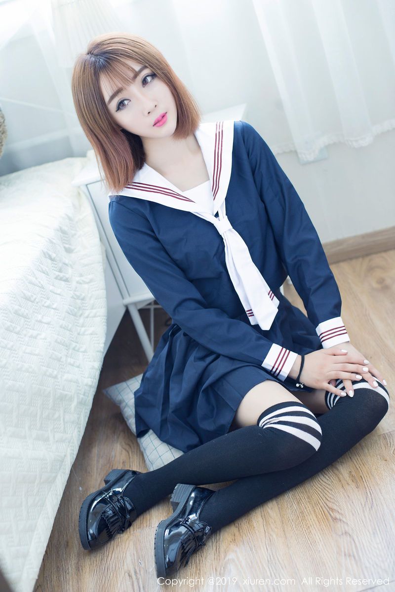 秀人网新人嫩模凌萍儿校服装白皙美胸内衣诱惑私房写真