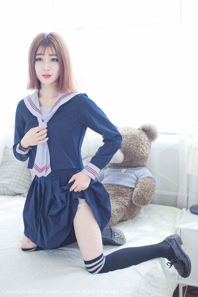 秀人网新人嫩模凌萍儿校服装白皙美胸内衣诱惑私房写真