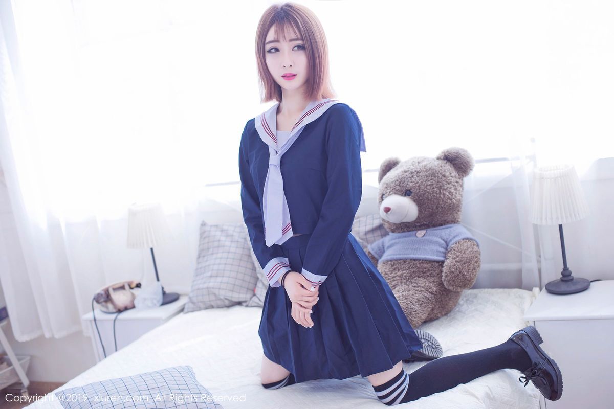 秀人网新人嫩模凌萍儿校服装白皙美胸内衣诱惑私房写真