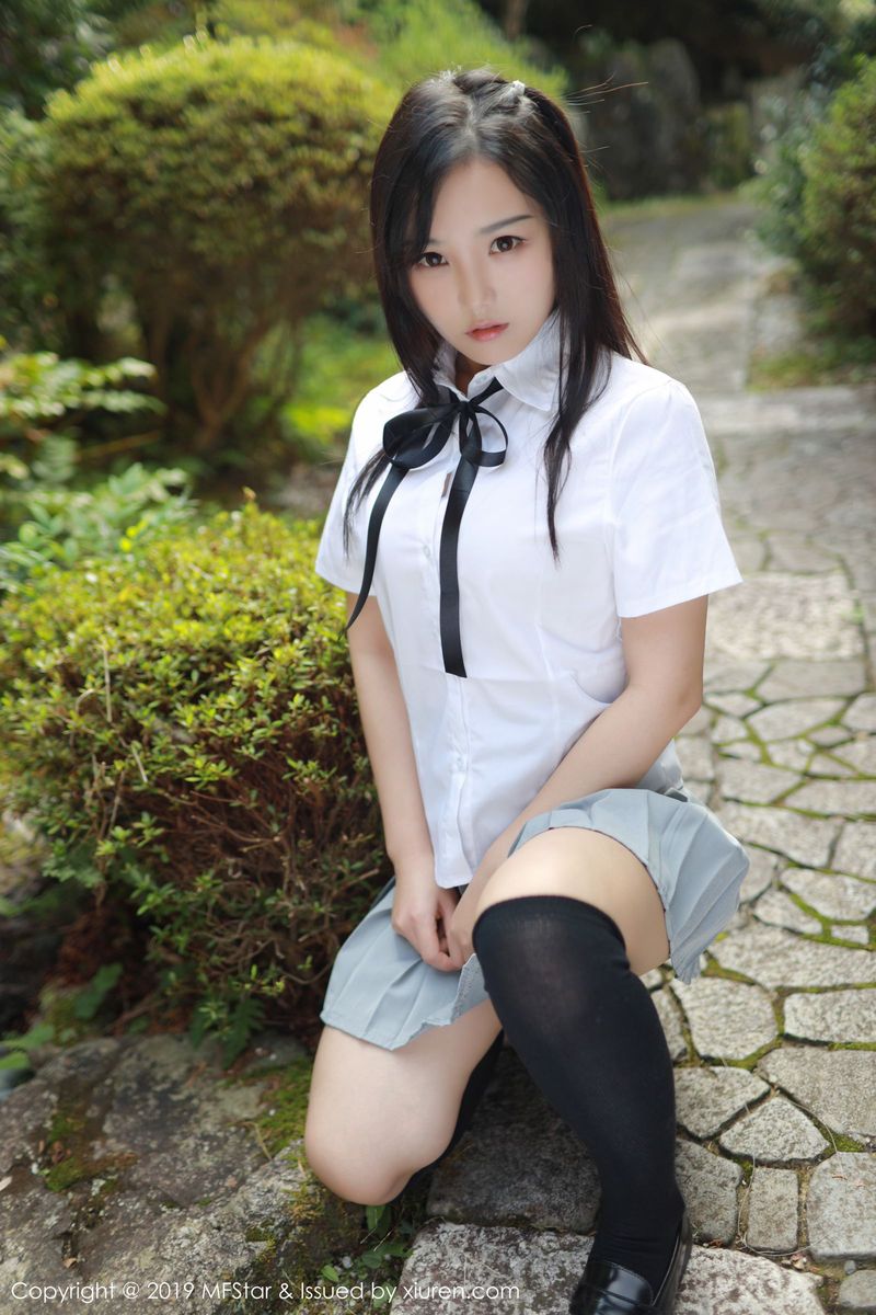 模范学院性感女神徐微微mia白衬衫清纯学生装制服诱惑美图