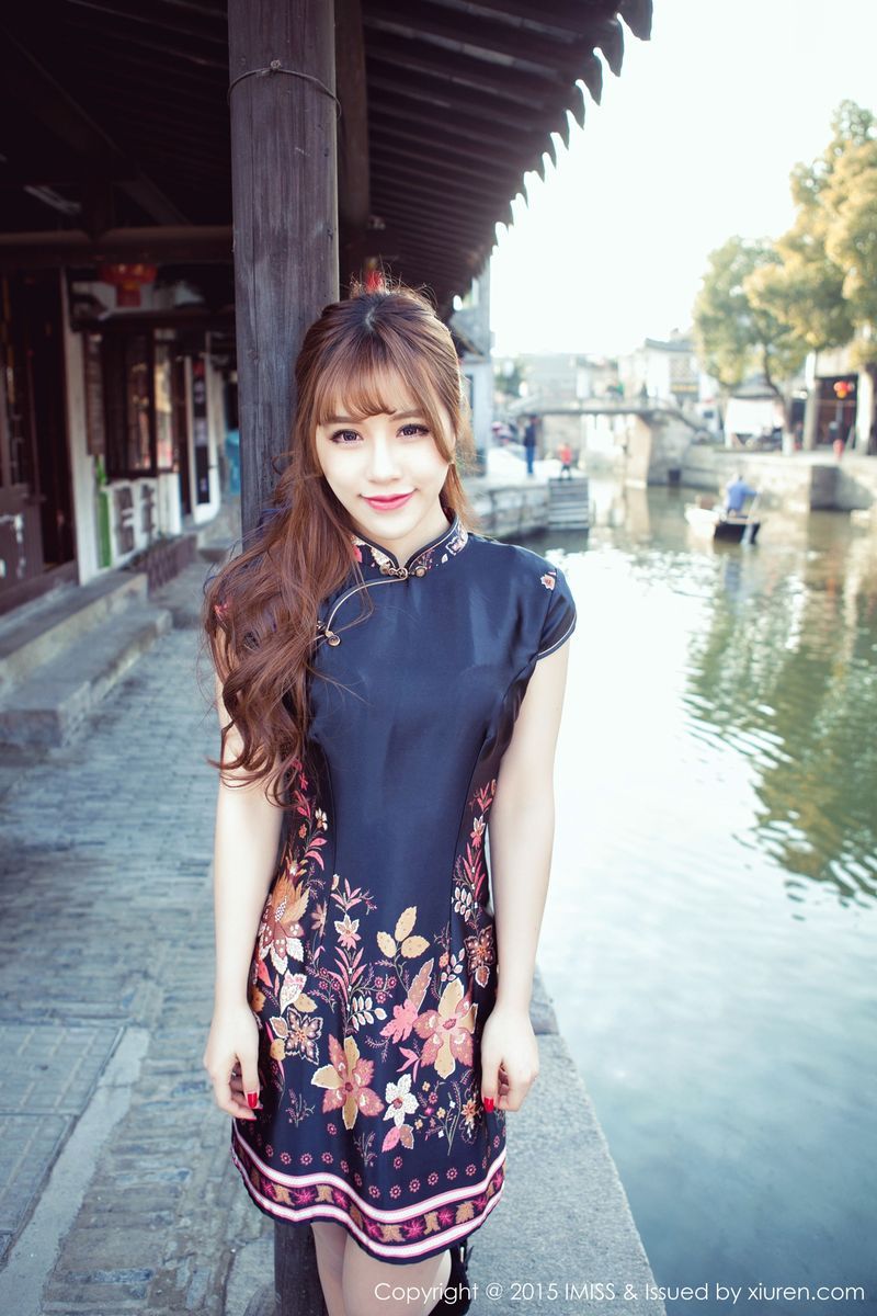 爱蜜社性感女神田老师身着旗袍浴室比基尼内衣诱惑写真