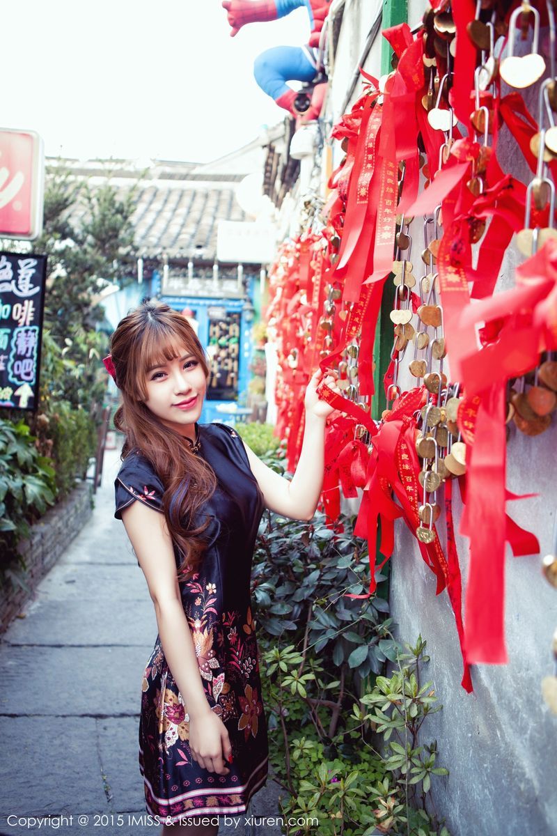 爱蜜社性感女神田老师身着旗袍浴室比基尼内衣诱惑写真