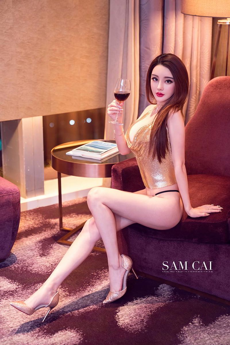 头条女神美女模特慕妍豹纹连体爆乳翘臀浴室内衣诱惑写真