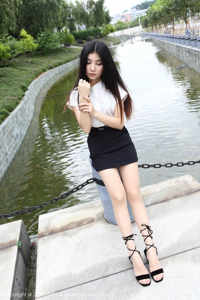 爱蜜社香港美女7Seven丝袜美腿足控福利系列套图写真