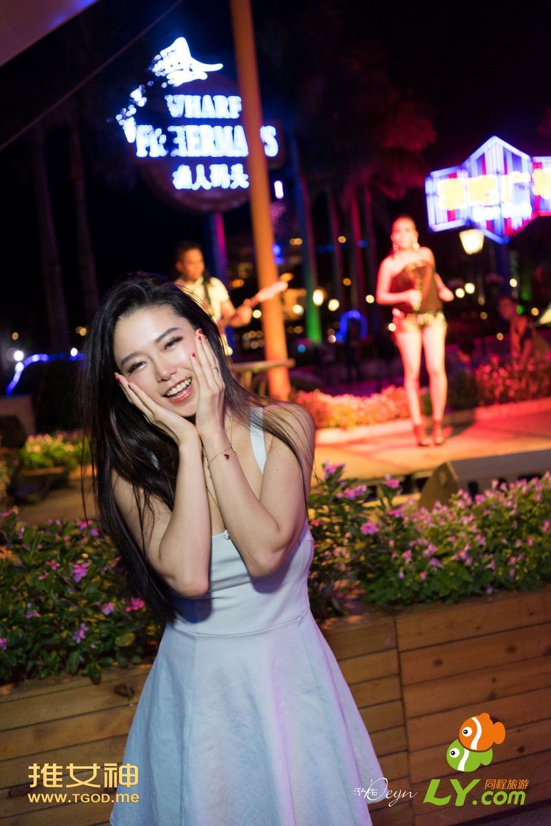 推女神美女模特李凯诗luvian比基尼青花瓷内衣诱惑沙巴旅拍