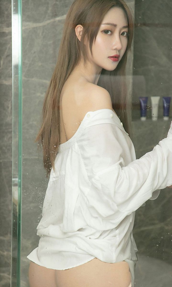 尤果网美女模特林微微半透水手服白衬衫丁字裤诱惑美图