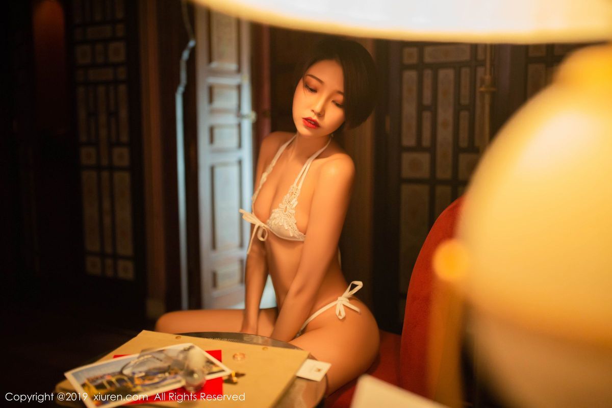 秀人网美女模特冯木木LRIS镂空三点式情趣内衣摩洛哥旅拍