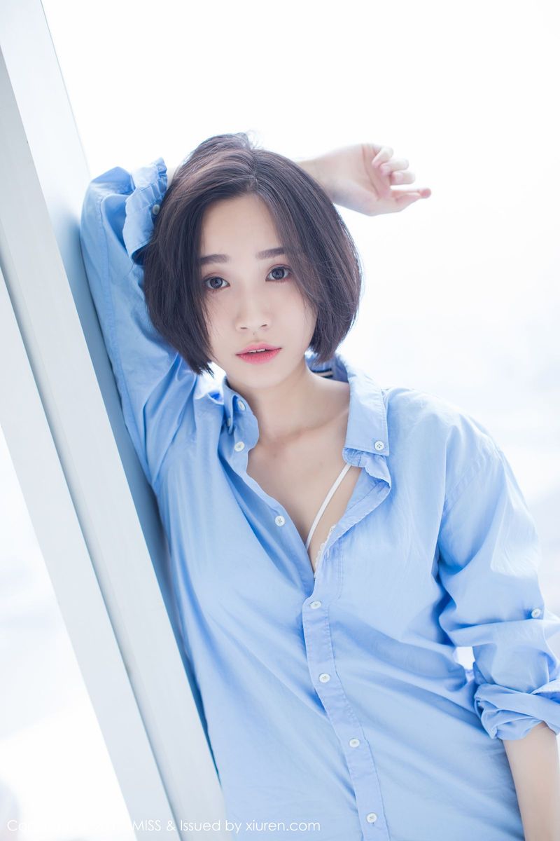 爱蜜社新人美女模特莉雅Livia水润清新诗情画意养眼写真